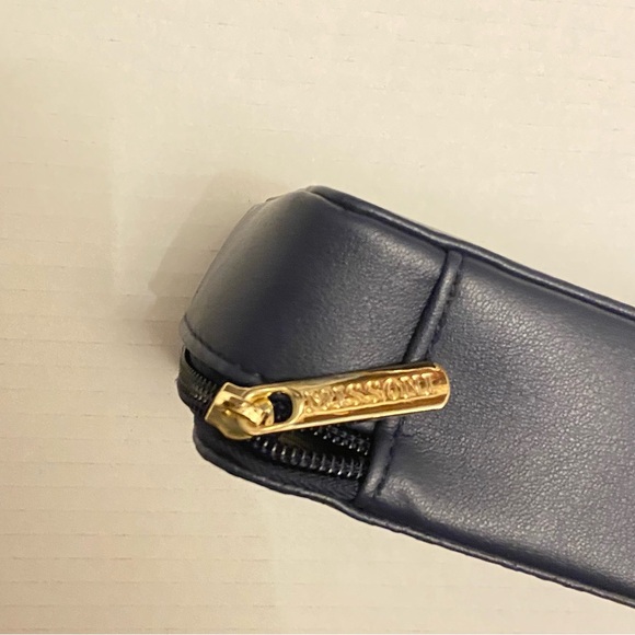 Missoni For Delta Case Only Amenity Blue Logo Zip Around Case. - Picture 3 of 4